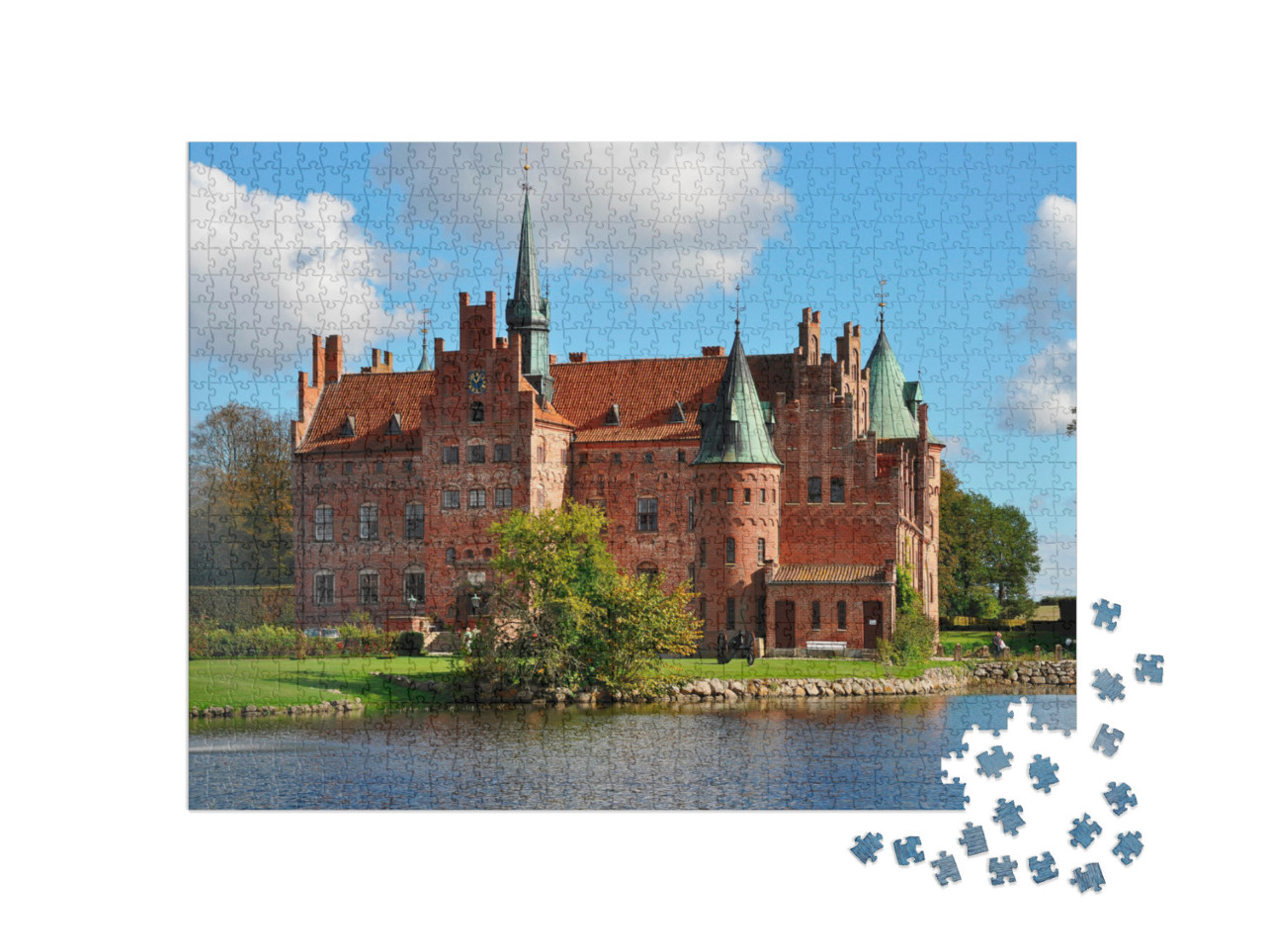 Egeskov Castle, Landmark Fairy Tale Castle in Denmark... Jigsaw Puzzle with 1000 pieces