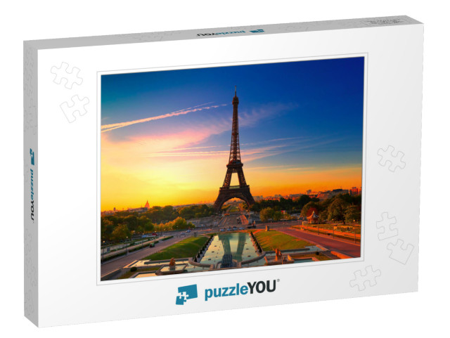 Sunrise in Paris, with the Eiffel Tower... Jigsaw Puzzle