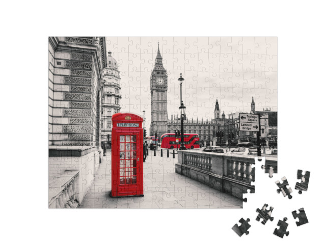 Red Telephone Booth in London... Jigsaw Puzzle with 200 pieces