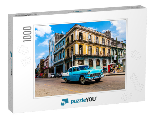 Havana, Cuba. Vintage Classic American Car on the Streets... Jigsaw Puzzle with 1000 pieces