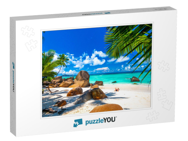 Typical Beach in Seychelles with Granite Rocks... Jigsaw Puzzle