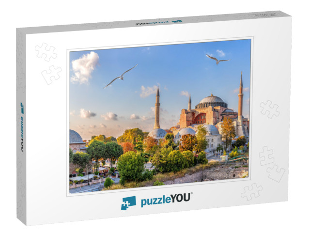 Beautiful View on Hagia Sophia in Istanbul, Turkey... Jigsaw Puzzle