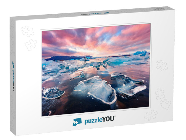 Incredible Landscape with Icebergs in Jokulsarlon Glacial... Jigsaw Puzzle