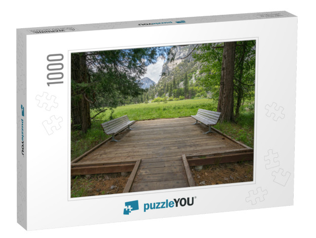 Zumwalt Meadow in Kings Canyon National Park in the USA... Jigsaw Puzzle with 1000 pieces