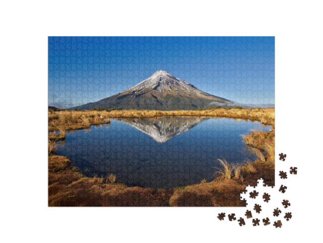 Mt. Taranaki... Jigsaw Puzzle with 1000 pieces